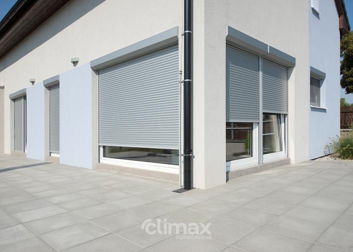 Venkovni hliníkové rolety s boxem - předokenní montáž